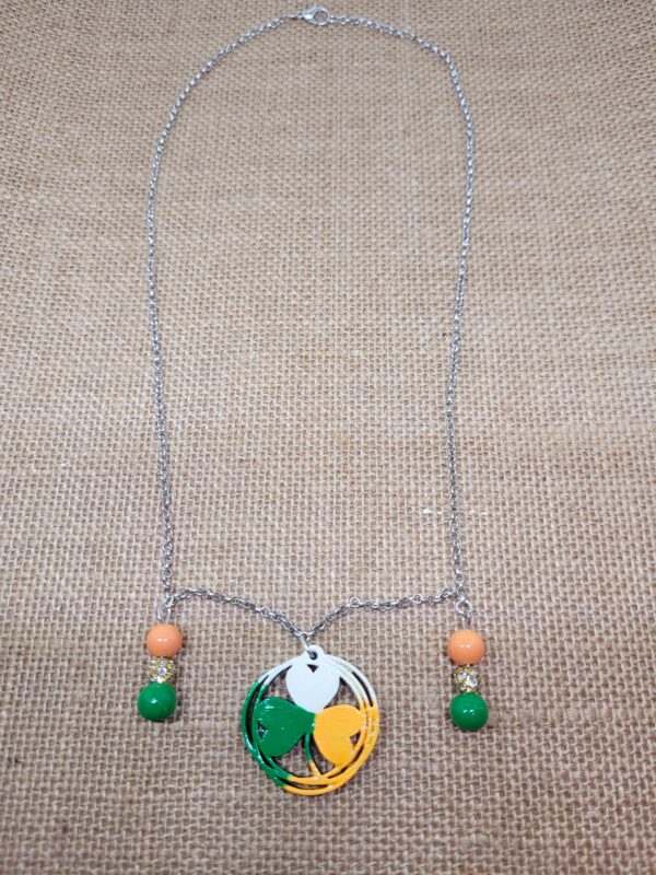 Lucky Charm โ Wooden Shamrock Beaded Necklace